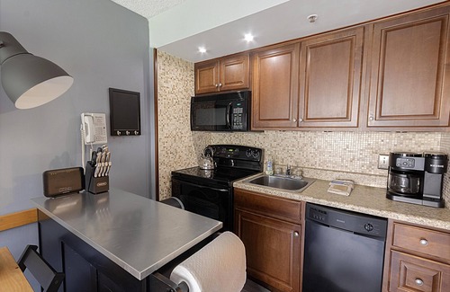 Snowshoe Condo | SC 1110: Dazzling & cozy studio. Perfect summer retreat w/pool!