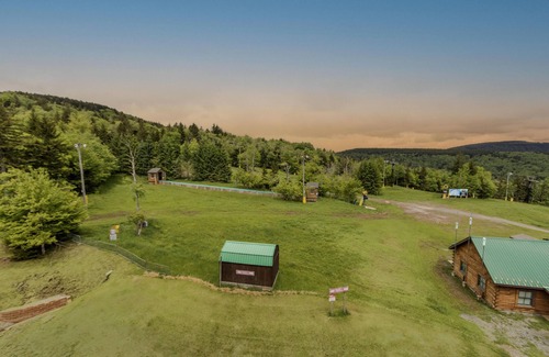 Snowshoe Condo | SC 2506: Appealing 1BR perfect for your summer travels! Private deck and pool!