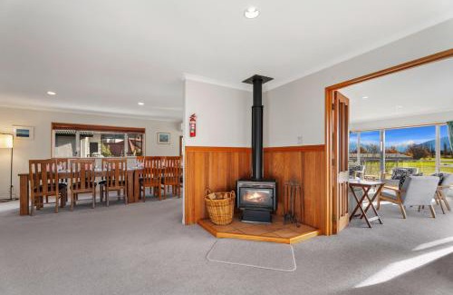 Wanaka House | Scaife Place Lodge - Wanaka Holiday Home