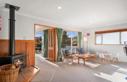 Wanaka House | Scaife Place Lodge - Wanaka Holiday Home