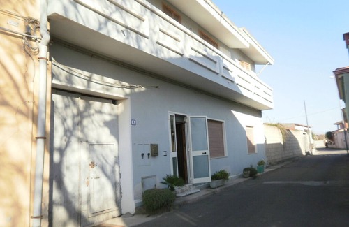 Nurachi Apartment | Scalas House - Three Bedroom Apartment, Sleeps 6