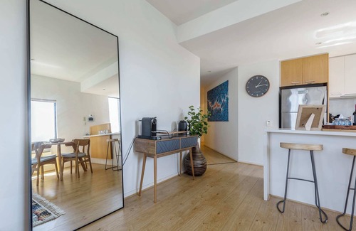 Docklands Apartment | Scandi Boho-Waterfront Views At NewQuay Promenade