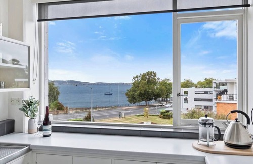 Sandy Bay Apartment | Scandi chic Riverside Hideaway Near Attractions