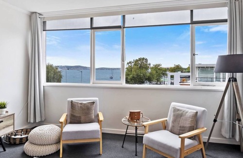 Sandy Bay Apartment | Scandi chic Riverside Hideaway Near Attractions