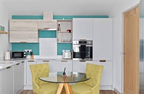 Maenporth Apartment | Scandi Style Apartment in Central Falmouth