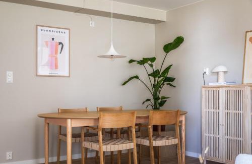 Oslo Apartment | Scandinavian apartment with 2 bedrooms and terrasse - close to Storo Storsenter and all public transport