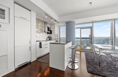 Toronto Entertainment District Condo | Scandinavian Designer Condo with Balcony