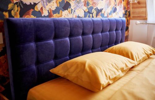 Kamenets-Podol'skiy Apartment | Scandinavian Hygge Canyon view lounge