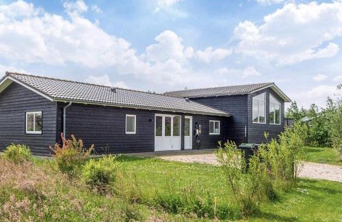 Ansager House | Scandinavian Lakeside Retreat-By Traum