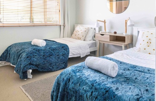 Maleny Cottage | Scandinavian Oasis: Pet-Friendly, Steps to Town!