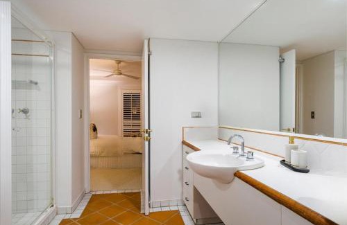 Scarborough Apartment | Scarborough Shores - Beachfront