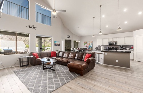 Deer Valley House | Scarlet Mountain Hideaway. Private HEATED pool fee,hot tub and putting green