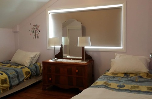 Yinnar South House | SCARLET OAK HOMESTEAD RURAL RETREAT ACCOMMODATION
