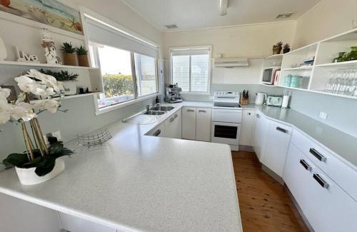 Bermagui House | Scarlets by the Sea - In the heart of town, Views & Pet friendly