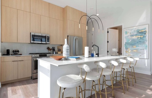 River West Apartment | Scenic 3BR PH for Tourism + Prime Location