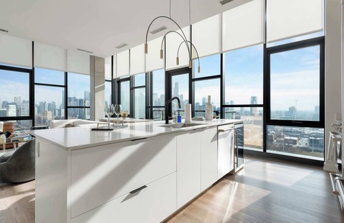 River West Apartment | Scenic 3BR PH for Tourism + Prime Location