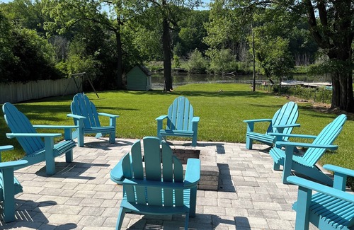 South Haven House | Scenic 5-star retreat located on the Black River. Just minutes to the beaches.
