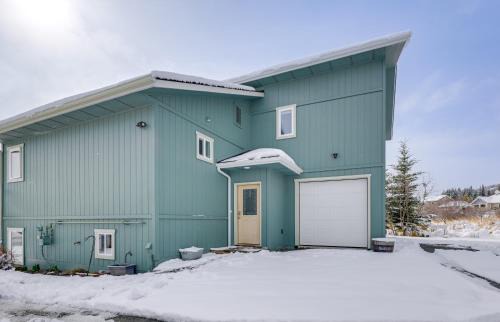 Homer Apartment | Scenic and Cozy Sweet Northern Comfort in Homer!