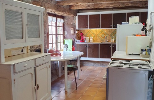 Saint-Laurent-d'Olt House | Scenic Barn Retreat: Explore and Relax in Aveyron