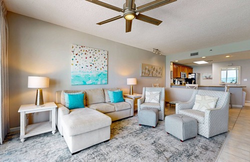 Destin Condo | Scenic condo with balcony, beach access, pool & hot tub