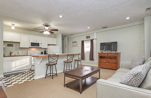 Millville Cottage | Scenic Cottage retreat at historic Buckskin manor