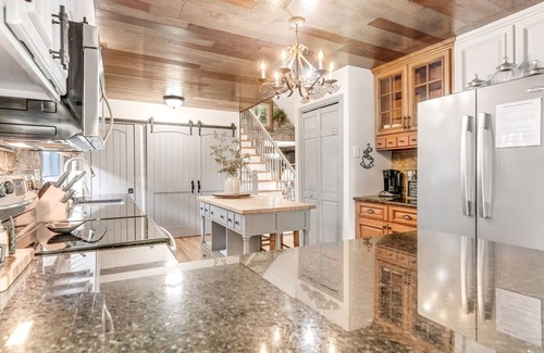 Sevierville House | Scenic country lodge with amazing views, fenced yard, outdoor living & firepit