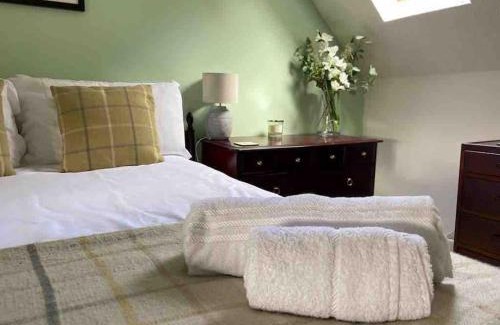 Cwmdu House | Scenic Couples Getaway in the Brecon Beacons