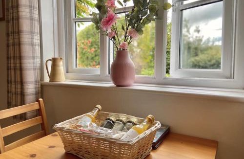 Cwmdu House | Scenic Couples Getaway in the Brecon Beacons