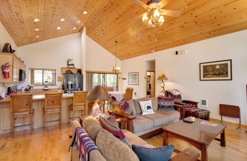 Pinetop Cabin | Scenic Deck + Horse Corral: Pinetop-Lakeside Cabin