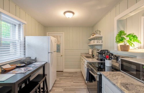 Muskegon Cabin | Scenic Drive Resort - Cabin #4