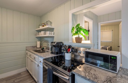 Muskegon Cabin | Scenic Drive Resort - Cabin #4