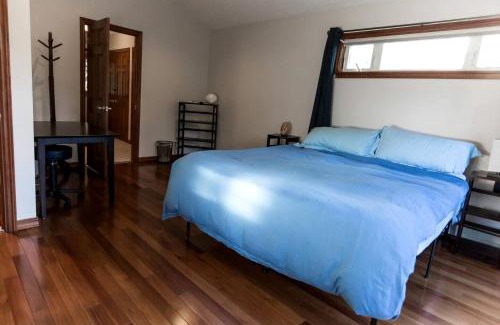 Downtown Juneau House | Scenic Dual-Retreat Vacation Home with Hot Tub & Mountain Views Near Trails in Juneau, Alaska
