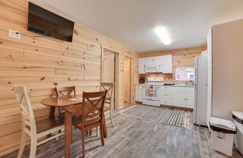 Oscoda Cottage | Scenic 'Evan's Hideaway' Steps to Lake Huron!