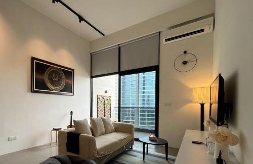 Brickfields Apartment | Scenic Garden Balcony EST Bangsar Studio for 2