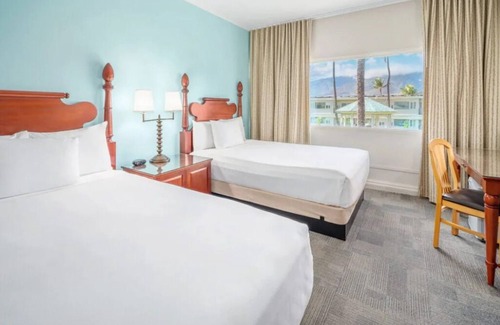 Kahului Hotel | Scenic Garden View Rooms! Enjoy Relaxing Pool + Fireplace | Near Hoaloha Park