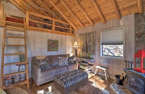 Higden House | Scenic Greers Ferry Cabin with Deck and Fire Pit!