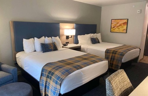 Wasilla Hotel | Scenic Lake Views Await at This Cozy Wasilla Retreat!