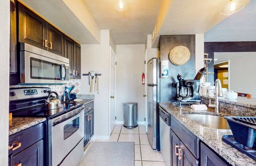 Lake Harmony Condo | Scenic Lakefront Condo – Convenient to Jim Thorpe & Hickory Run Hiking
