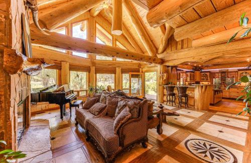 Payson House | Scenic Payson Cabin with Wraparound Patio
