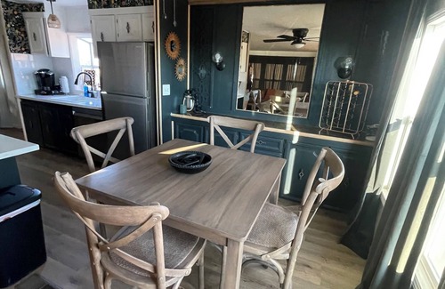 Raisin House | Scenic Ranch Retreat Near Fresno