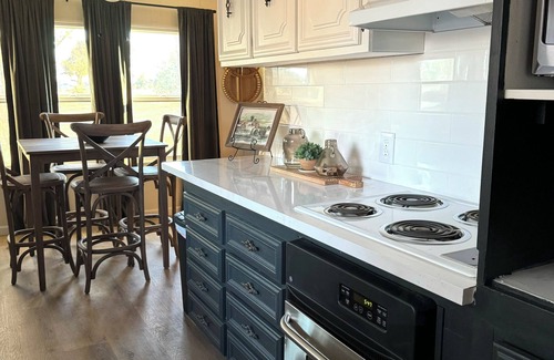 Raisin House | Scenic Ranch Retreat Near Fresno