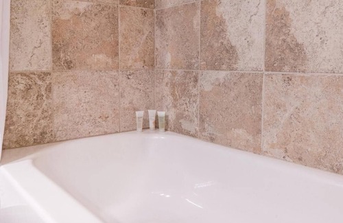 Rancho Santa Fe Hotel | Scenic Room in Rancho Santa Fe – Perfect for Golf & Leisure