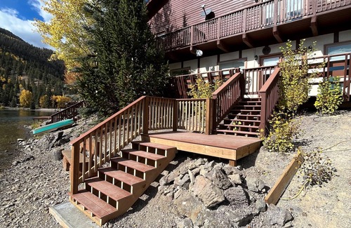 Lake City House | Scenic Solitude on the shores of Lake San Cristobal