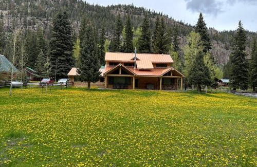 South Fork House | Scenic Solitude