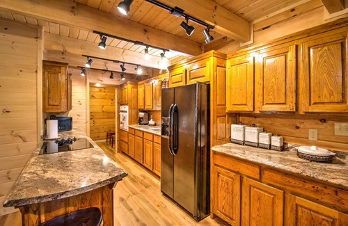 Trade Cabin | Scenic Trade Cabin w/Deck Near Boone & App State!