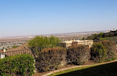 Biggs Field House | Scenic view Spacious Home