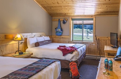 Moran Hotel | Scenic Views! Free Parking, Pet-Friendly, Restaurants and Bar