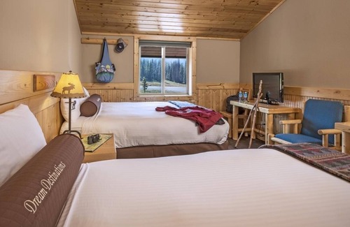 Moran Hotel | Scenic Views! Free Parking, Pet-Friendly, Restaurants and Bar