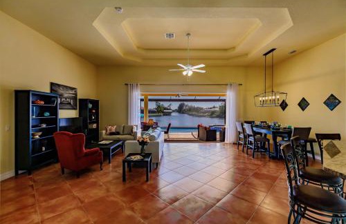 Fort Myers Villa | Scenic water view, 2 master suites with direct pool access - Villa Casa Amarilla