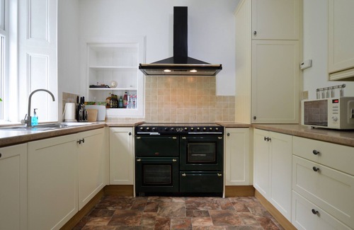 Tighnabruaich Apartment | Scenic waterfront location, coastal retreat boasts spectacular sea views, sleeps 4